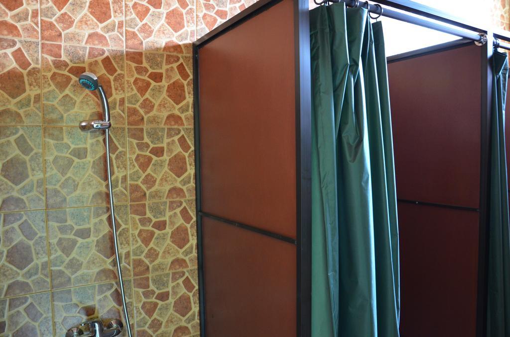 The Eco-Living Hostel Denpasar  Ruang foto