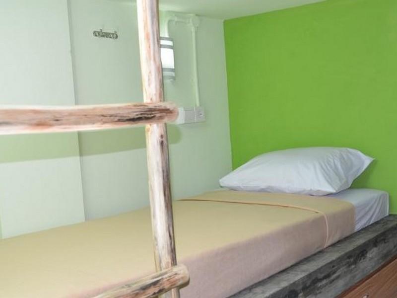 The Eco-Living Hostel Denpasar  Bagian luar foto